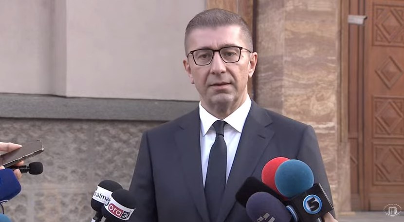 Премиерот слушна, но не сака да зборува за барањето за обесштетување за трагедијата во Кочани: Не би сакал за тоа да коментирам