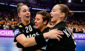 Шампионките се детронизирани – Германија е прв финалист на СП