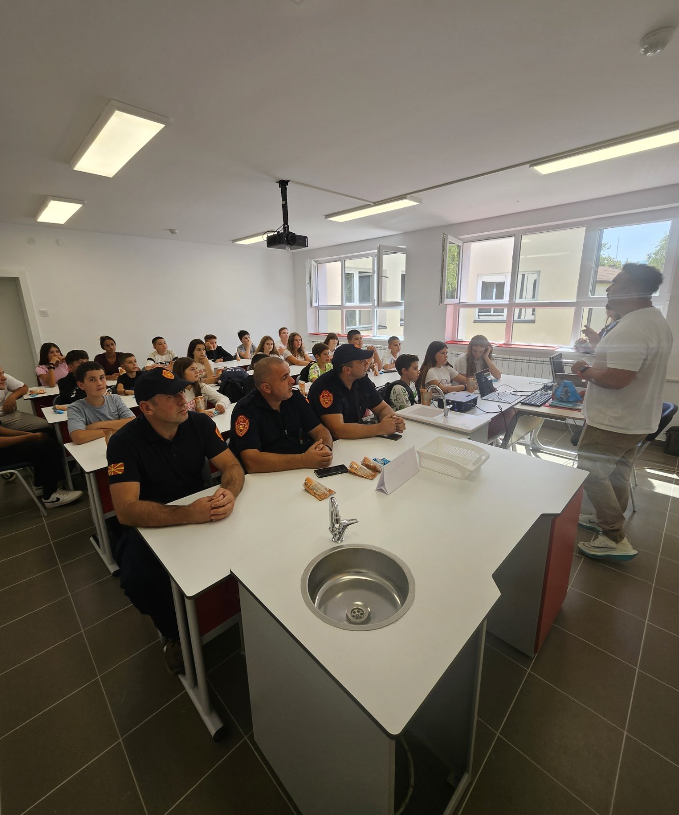 Теренска акција за садење нативни дрвенести садници на Белчишкото Блато