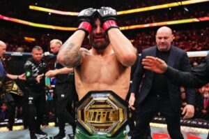 Александар Волкановски сака уште две одбрани пред реваншот со Махачев