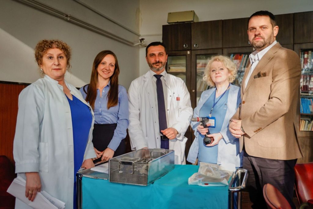 Со голема донација во болницата „Свети Еразмо“ во Охрид, Mozzart ја заокружува својата приказна на хуманост за 2025 година