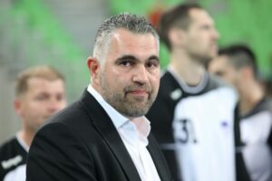 Поранешен селектор на Словенија го презема кормилото на Е. Пелистер!?