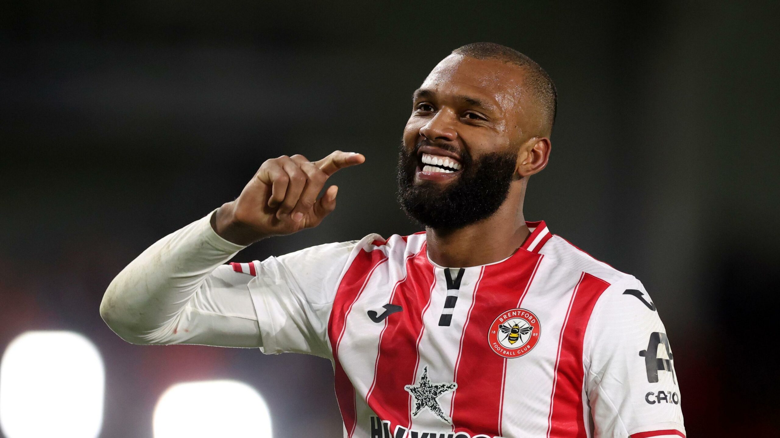 Игор Тијаго донесе историска награда за Брентфорд