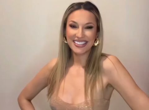 Танцува заводливо пред камерата без градник – Рада во никогаш пожешко издание