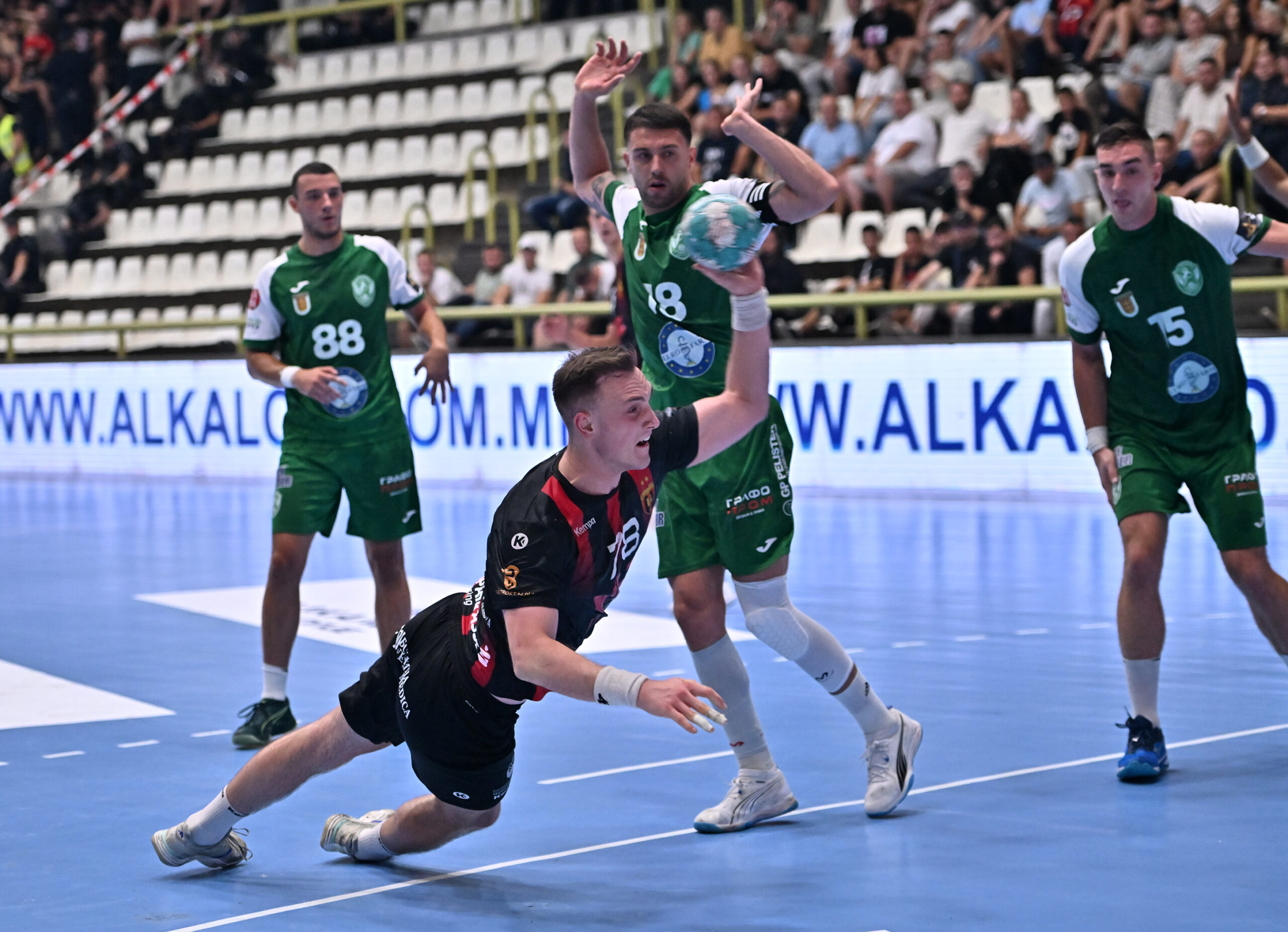 ПОЗНАТИ СОСТАВИТЕ: Еве кои ракометари ќе играат на македонското „ел класико“