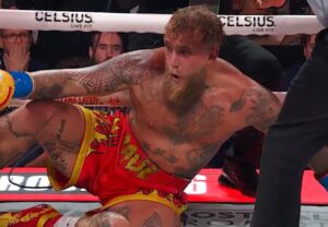 ВОЗНЕМИРУВАЧКО ФОТО: Џошуа му ја скрши вилицата на јутјуберот Пол