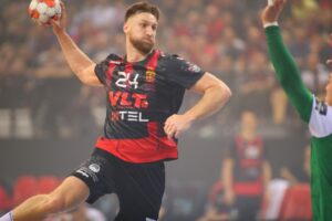 Новиот Македонец е на излезна врата од Вардар