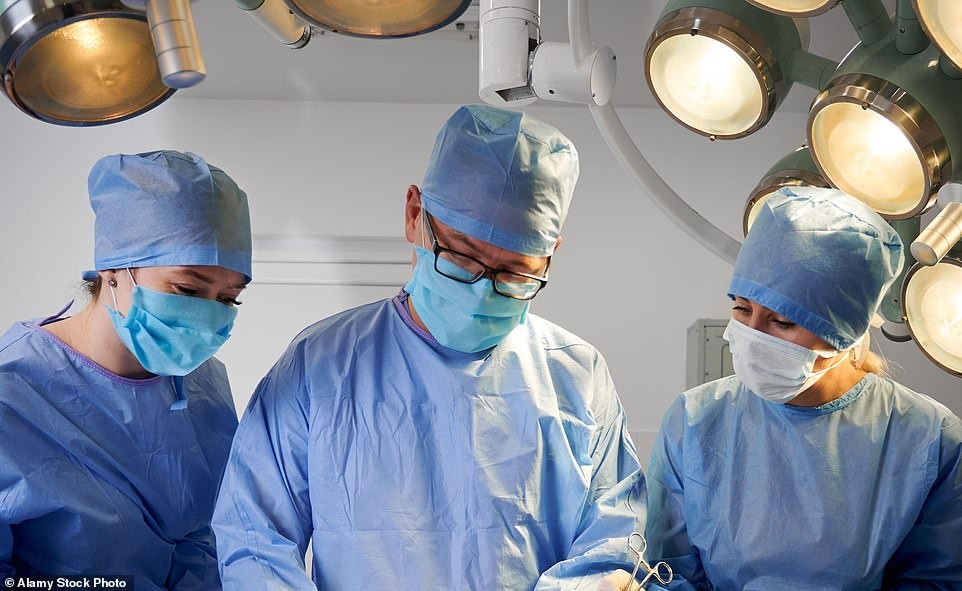 Медицината е најплатена професија во Америка и најголем дел од највисоките плати ги добиваат докторите