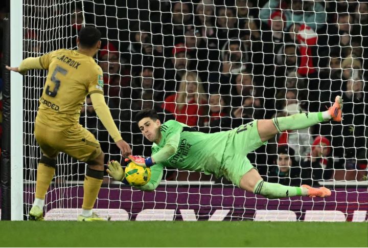 Арсенал во полуфиналето на Лига купот