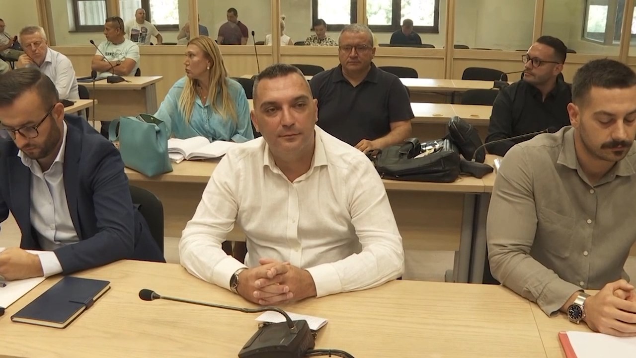 Осум месеци затвор за поранешниот директор на затворот во Шутка, условни казни за обвинетите полицајци