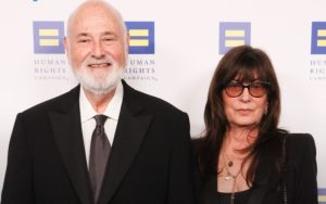 (ФОТО) Обвинет е синот на двојката – Објавени се извештајот на медицинскиот вештак и официјалната причина за смртта на Роб Рајнер и Мишел Сингер Рајнер