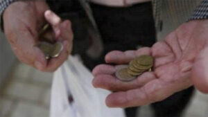 Лавина реакции од граѓаните: Сѐ уште нема социјална помош, ниту известување кога ќе ја добиеме!