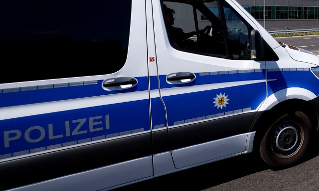 Тинејџер избоден со нож на божиќен базар во Германија