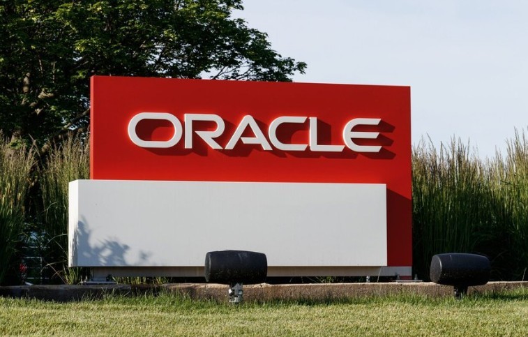 ОСТАР ПАД НА ВРЕДНОСТА НА АКЦИИТЕ НА „ORACLE“ – успехот им зависи од развојот на вештачката интелигенција