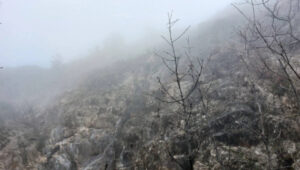 Кавадарчанец загина по пад од карпа при лов, пожарникари го извлекоа телото