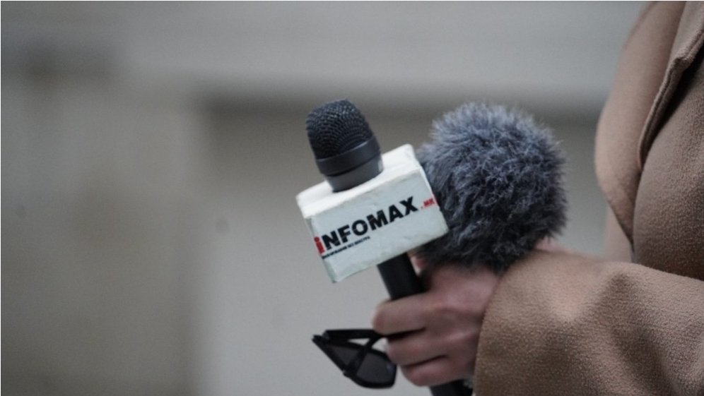 Упад во студиото на Инфомакс среде „Тешки Муабети“: Повиците за насилство од власта резултираа со физички напад и закани по живот врз екипата на Инфомакс