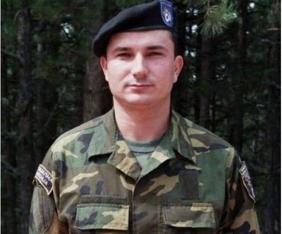 Припадниците на УЧК кои извршиле злосторства вклучителни и во Македонија треба да одговараат, реагира Ангелов на простотестот на Ахмети