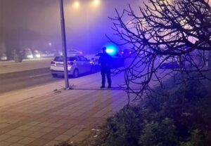 Жена убиена на улица во Лесковац – мажот ја бркаше со нож