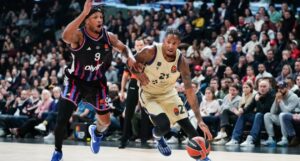 Барселона ја искористи кризата на Париз