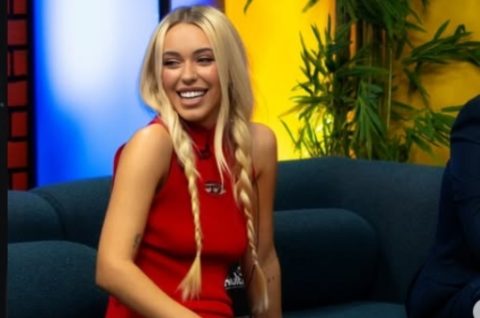 Антониа Гиговска ги разнежни следбиците со заедничката домашна снимка со синчето Киан: „Мојот лепак“ (ВИДЕО)