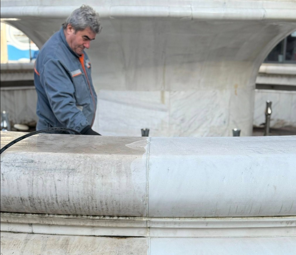 „Скопје мора да биде достоинствен, уреден и убав град“: Орце се пофали со чистењето на центарот, еве што се правеше