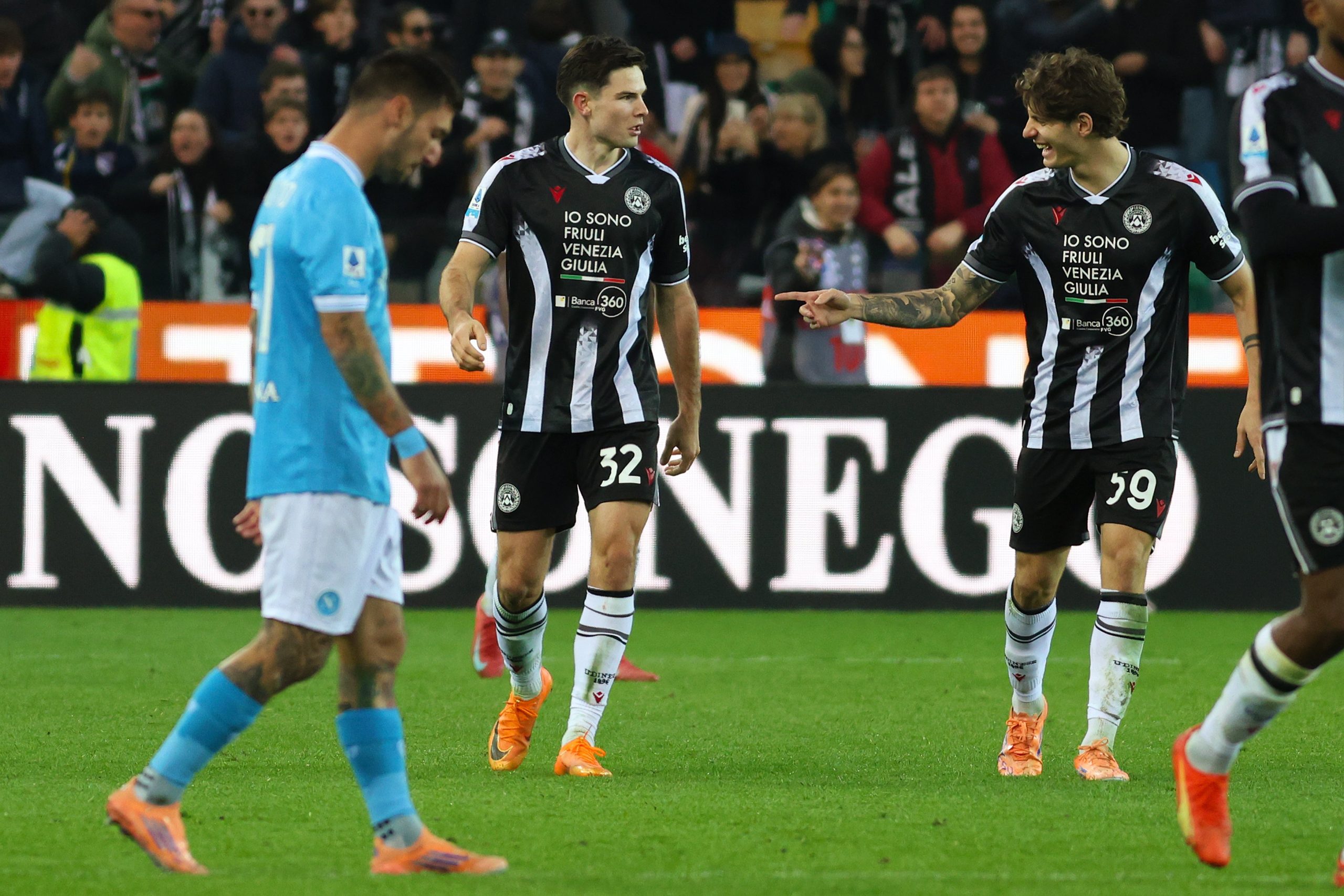 Екеленкамп му даде голчиште на Наполи, Елмас стартер во поразот на шампионот (ВИДЕО)