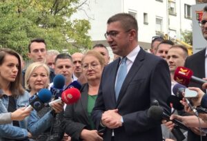 Мицкоски: Додека сум јас премиер, ниту еден бегалски шатор нема да никне во Македонија