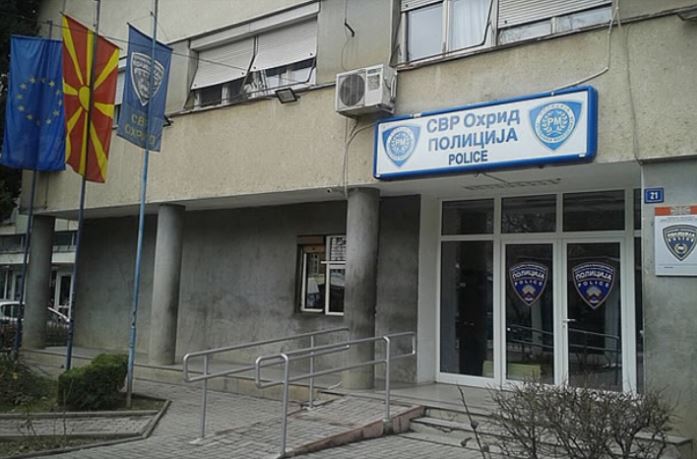 Повреден охриѓанец пронајден во „голф“, се истражува кој го нападнал