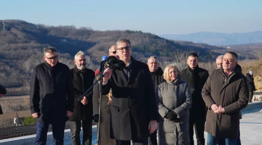 Вучиќ: Ја победив Шарената револуција