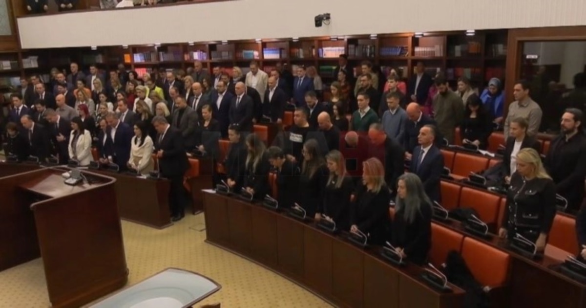 Државниот врв и родителите на загинатите од „Пулс“ очи во очи во Собранието