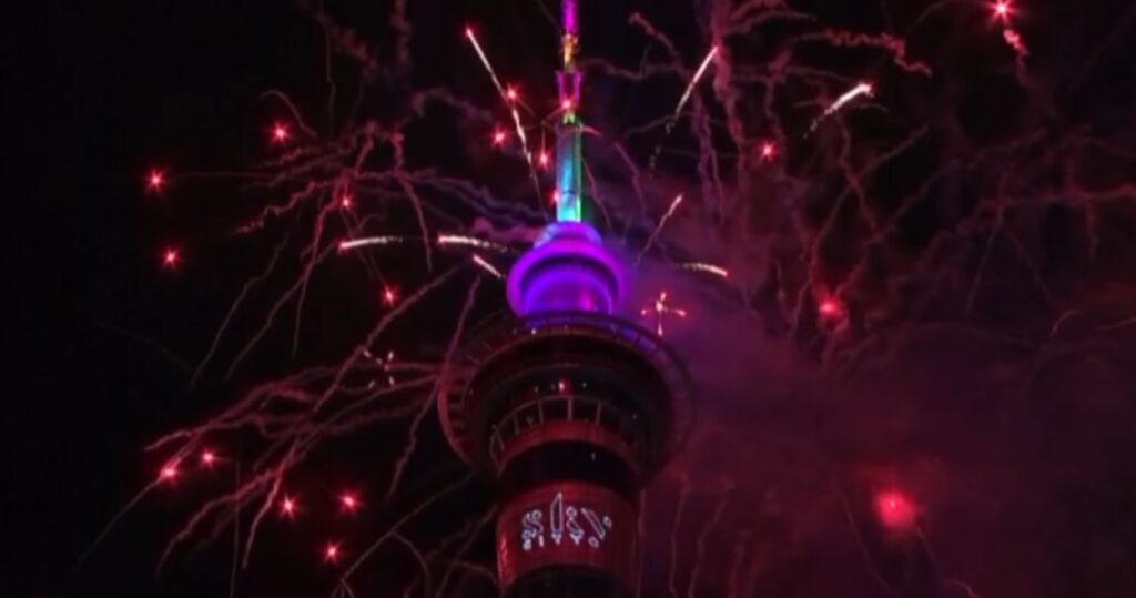 Светот влезе во 2026 година – Новата година пристигна во Нов Зеланд, Тонга и Самоа со спектакуларна прослава