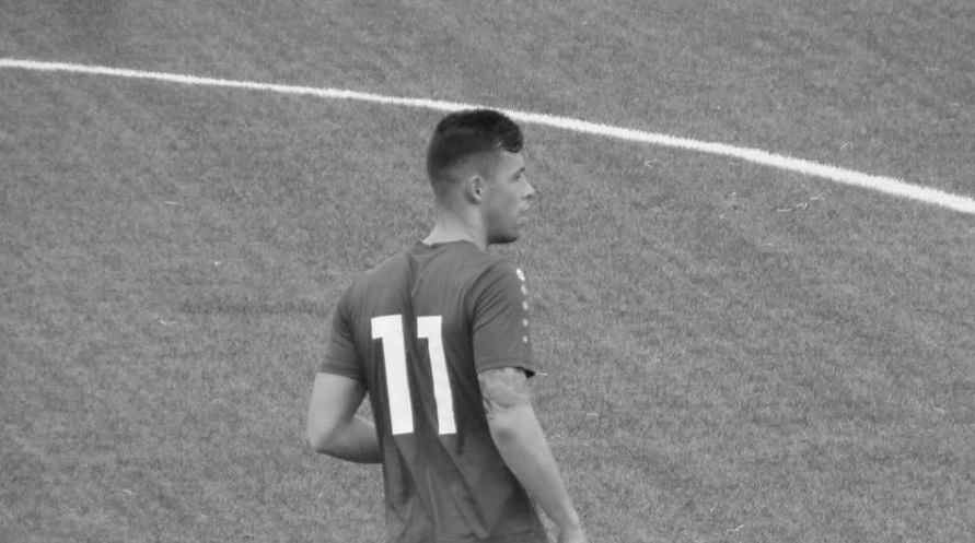 Голема трагедија во Бугарија: Почина 25-годишен фудбалер на теренот! (ФОТО)