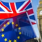 Лондон повторно флертува со ЕУ, но овој пат Брисел е заглавен во сопствените проблеми