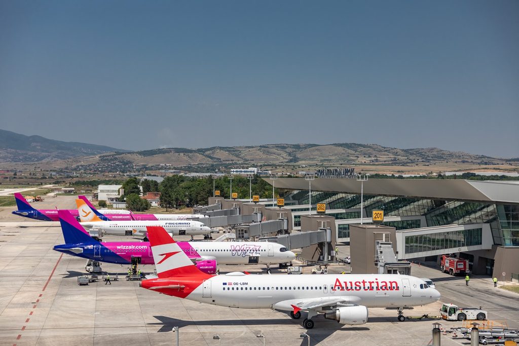 На аеродромот во Скопје откажани се осум лета, а еден е пренасочен