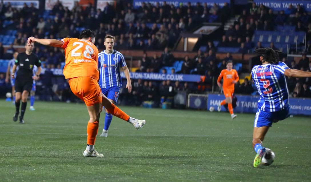 Mиовски нема среќа: Кога му тргна – се повреди!