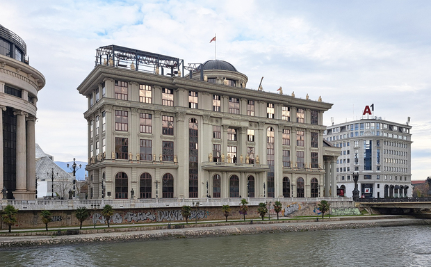 Какви времиња дојдоа – и Скопје 2014 да го браниме од тие што го изградија – ПАРАДОКС!