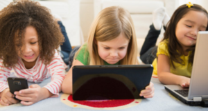 Андоновски: Македонија засега без план за ограничување на социјалните мрежи за малолетници