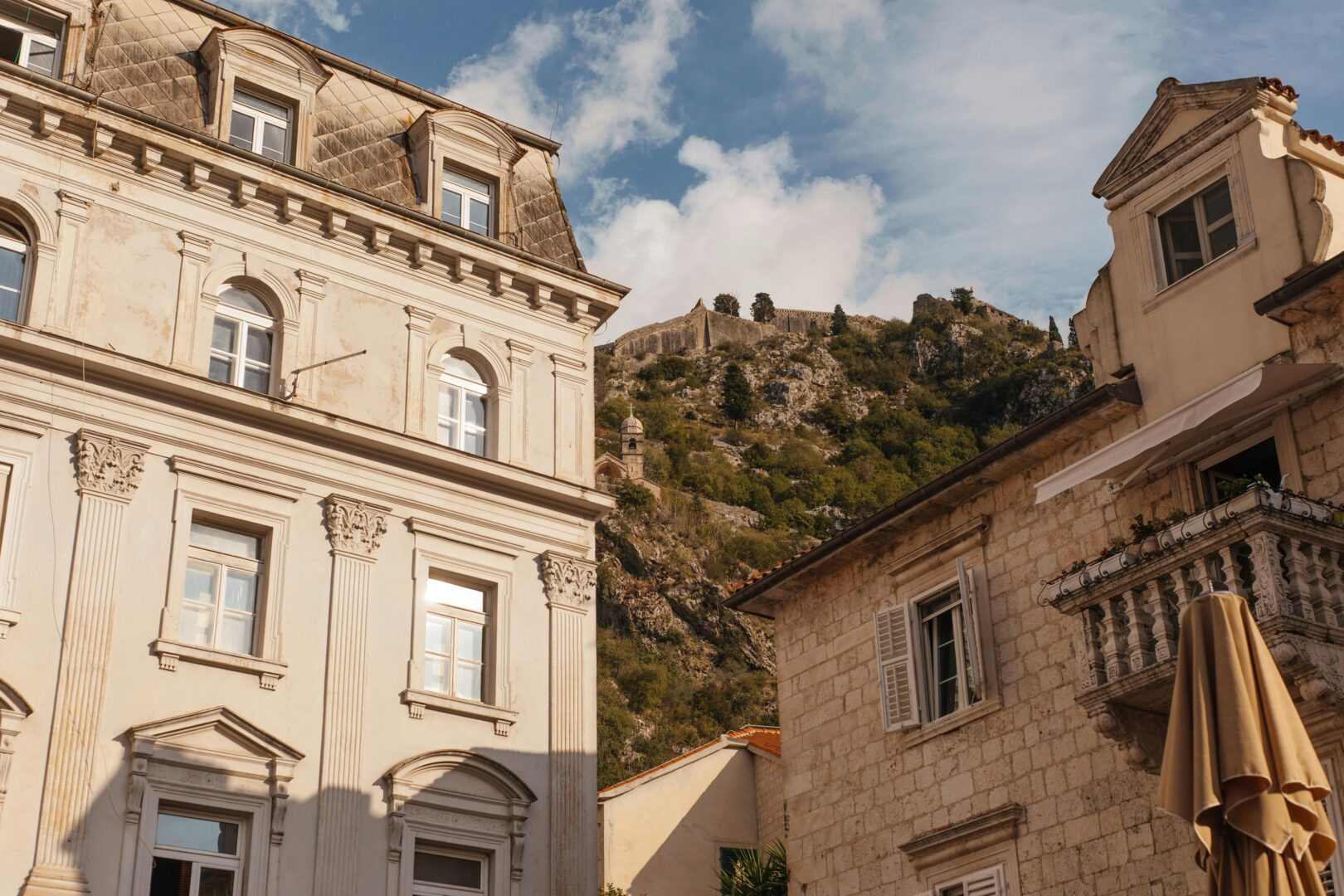 Двојно убиство во Црна Гора, се бара сторителот