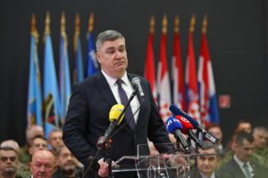 Милановиќ: Франција се грижи само за своите интереси – ни продаде 12 авиони, а потоа им продаде толку и на соседите кои не се членки на НАТО