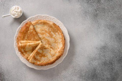 Посни палачинки со две состојки: Еве го трикот што ги прави секогаш тенки и меки!