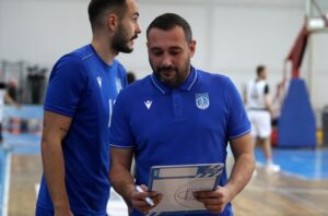 Малинков седнува на клупата на Кожув