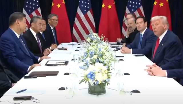 Тарифите ги направија САД „финансиски најмоќната земја“, според Трамп