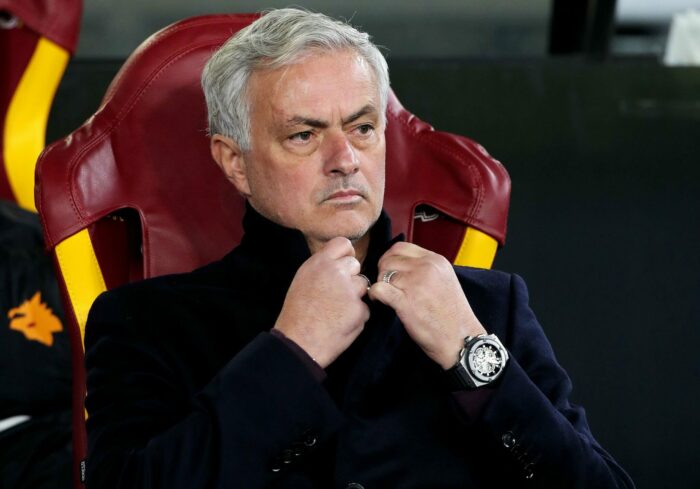 Мурињо би заминал во Италија за да прослави титула со еден тим