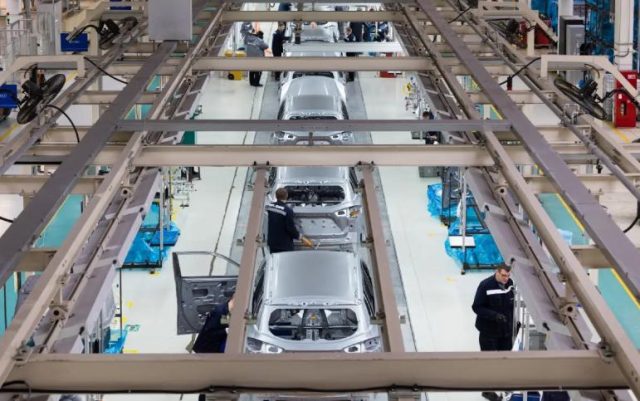 ЕУ ја ублажува забраната за бензински и дизел мотори по притисокот од автомобилската индустрија