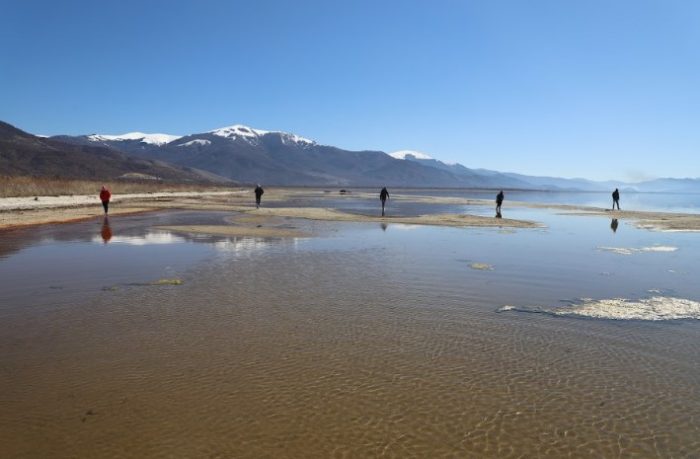 Првите подводни археолошки истражувања на Преспанското Езеро открија редок органски материјал и невообичаени факти за древните жители