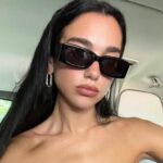 (Фото) Дуа Липа позира во секси издание: Атрактивната Косоварка уживаше со својот свршеник на егзотичен одмор!