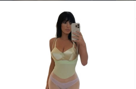 Сопругата на Канје Вест реши да ја открие причината зошто редовно се шета гола во јавност