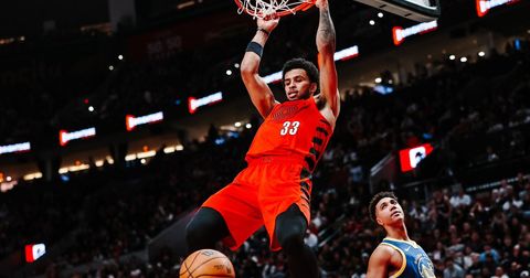 ВИДЕО: Кари погоди 12 тројки и уфрли 48 поени, но Голден Стејт загуби од Портланд