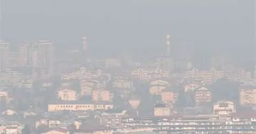 НАДЛЕЖНИТЕ АКТИВИРАА МЕРКИ: Надминат прагот на штетни честички во воздухот во Скопје