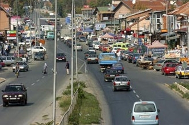 Изнервиран млад скопјанец натепал сообраќаен полицаец